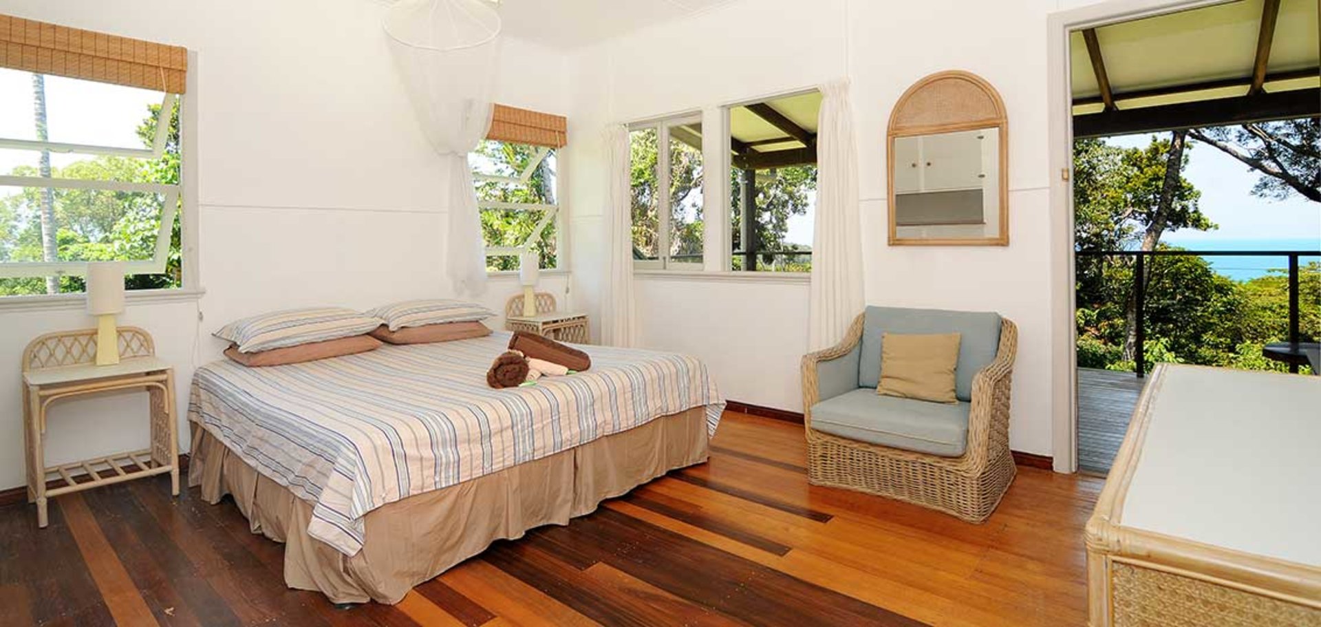 DAINTREE SEASCAPES Tropical Rainforest Retreat Home